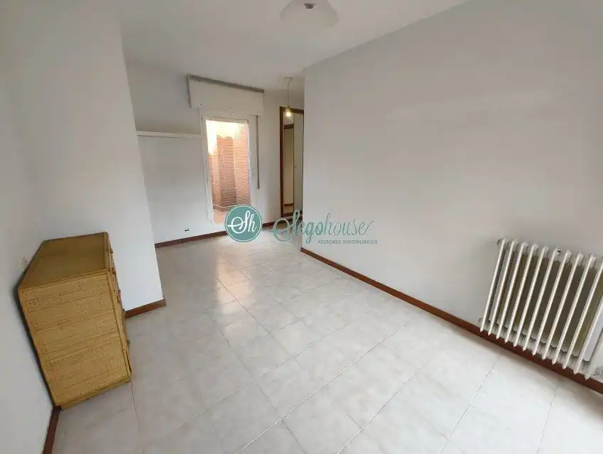 Habitación de Piso en venta en Segovia con Calefacción y Terraza