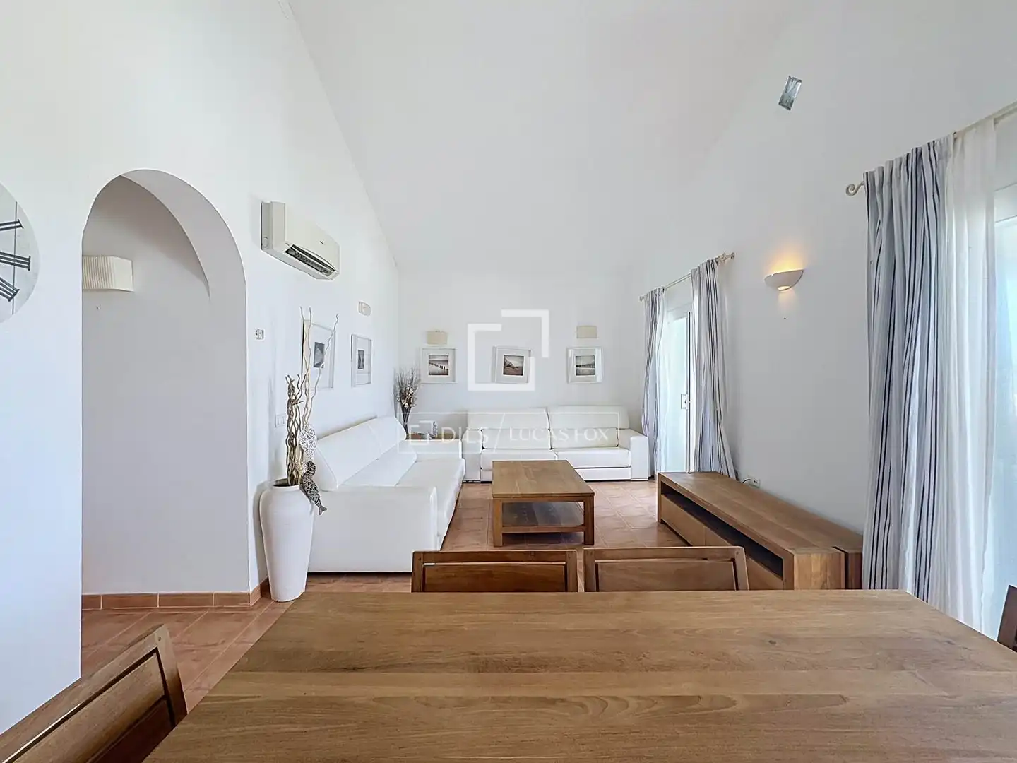 Sala d'estar de Casa o xalet en venda en Ciutadella de Menorca amb Aire condicionat, Jardí privat i Piscina