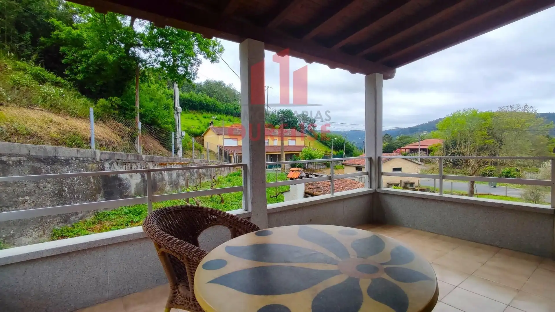 Terrassa de Casa o xalet en venda en Ourense Capital  amb Calefacció i Jardí privat