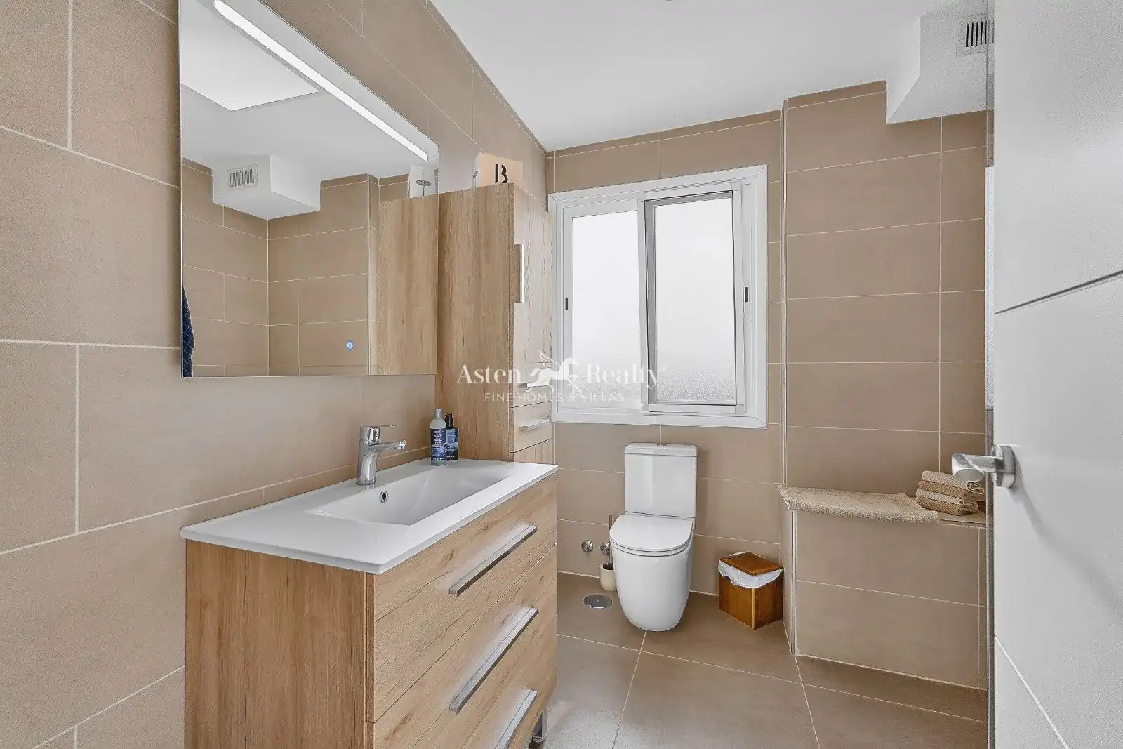 Bathroom of Houses for sale in La Camella