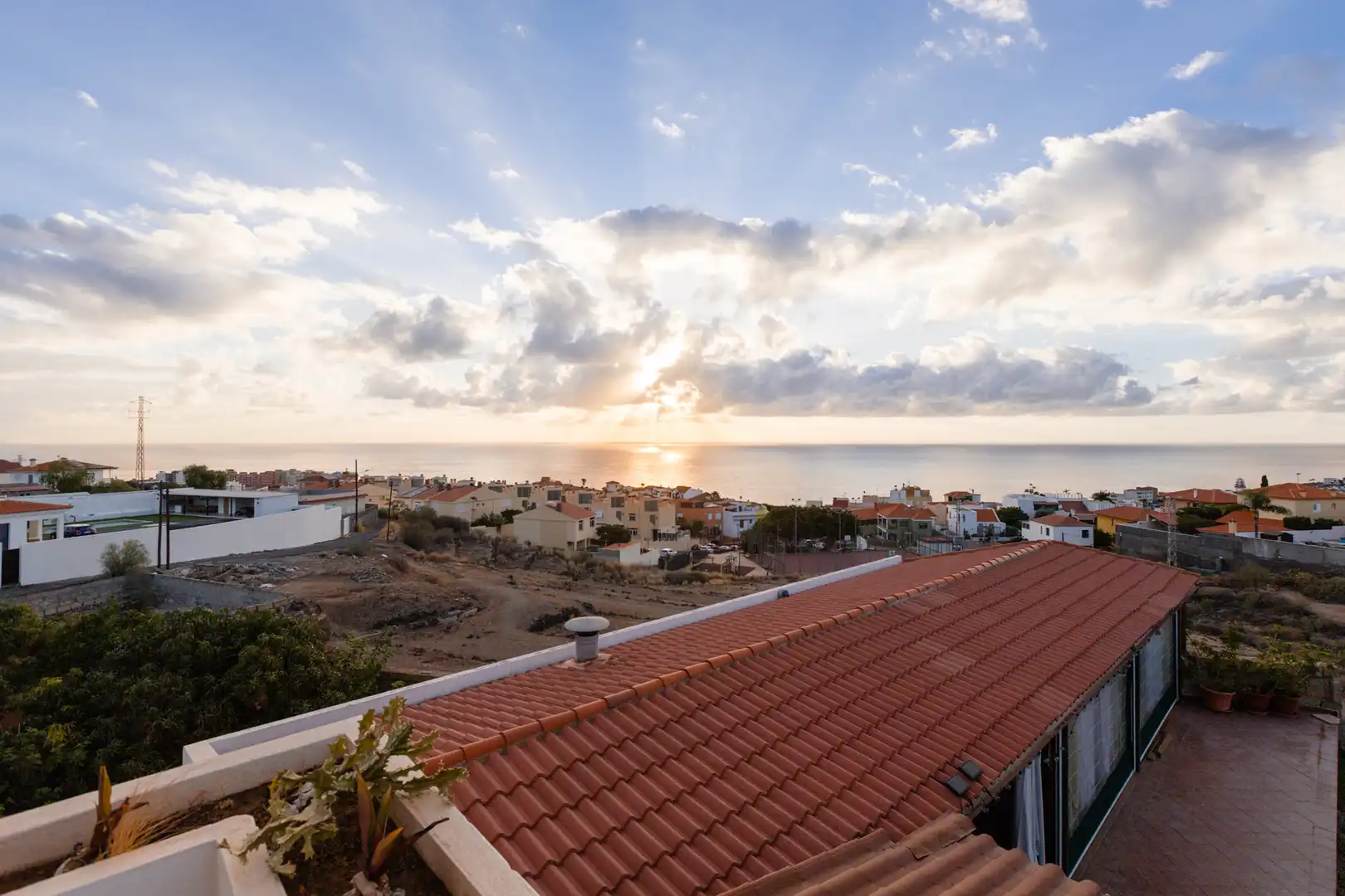 Vista exterior de Casa o xalet en venda en Candelaria amb Aire condicionat, Jardí privat i Terrassa