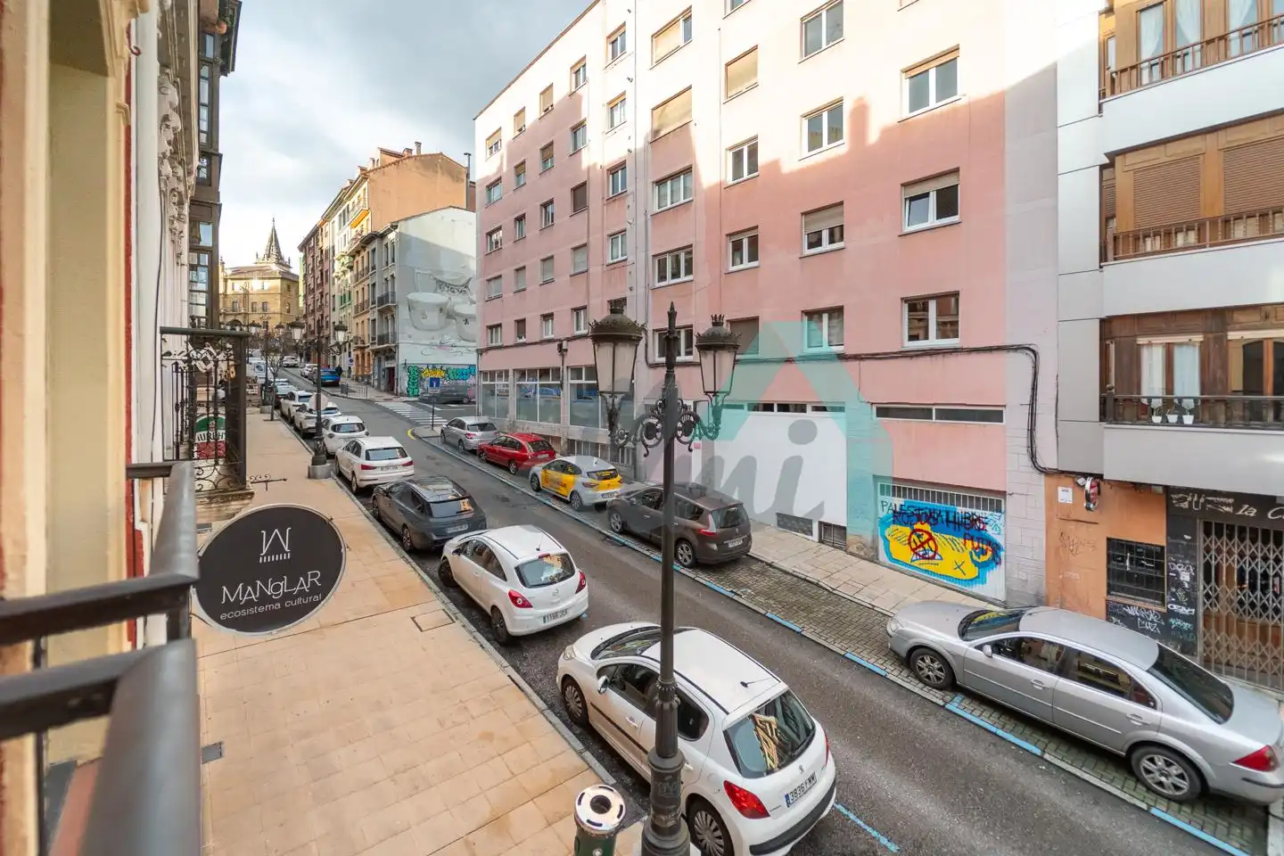 Außenansicht von Wohnung zur untervermieten in Oviedo  mit Klimaanlage, Heizung und Privatgarten