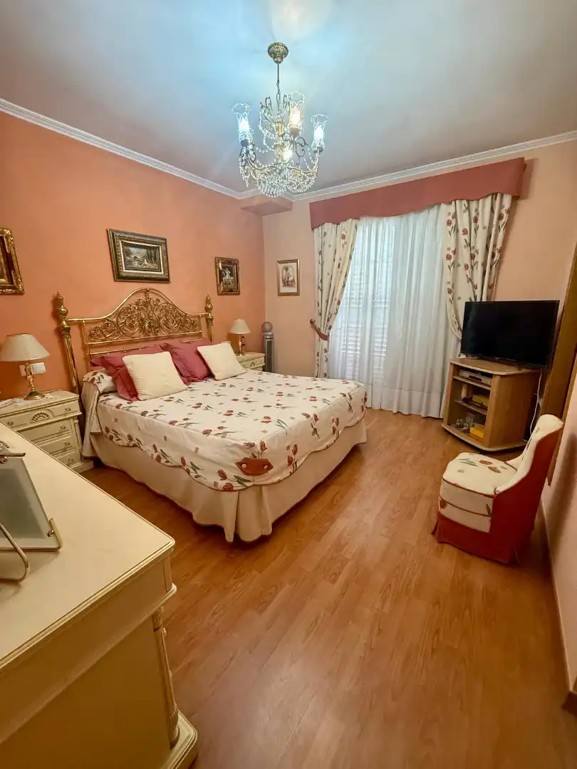 Habitación de Casa adosada en venta en Sedaví con Amueblado