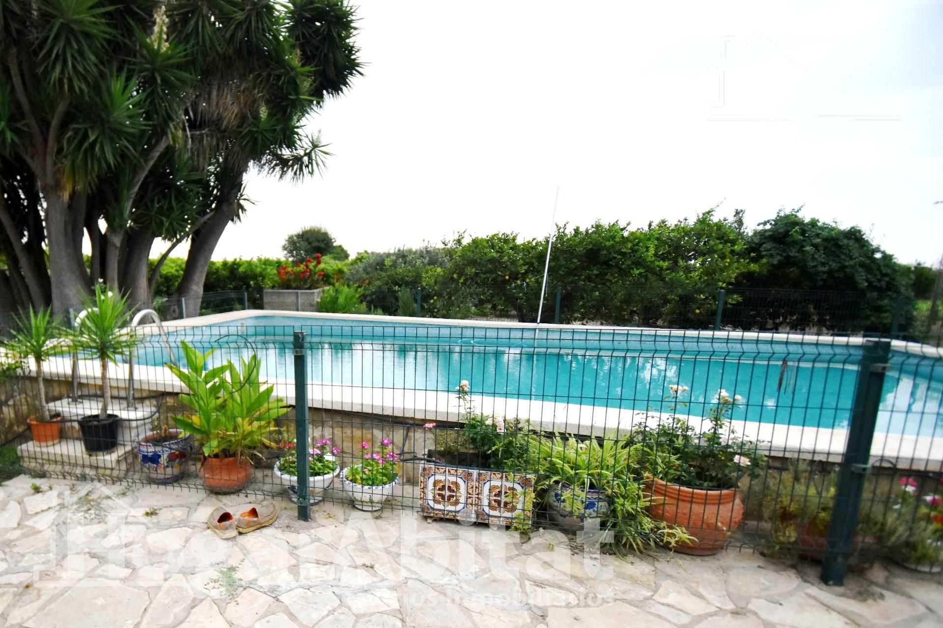 Piscina de Casa o chalet en venta en Castellón de la Plana / Castelló de la Plana con Jardín privado, Terraza y Piscina