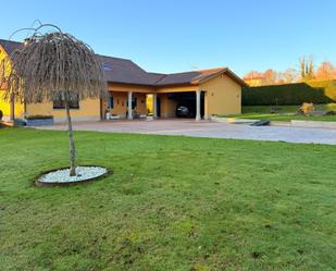 Vista exterior de Casa o xalet en venda en Ames amb Aire condicionat, Calefacció i Jardí privat