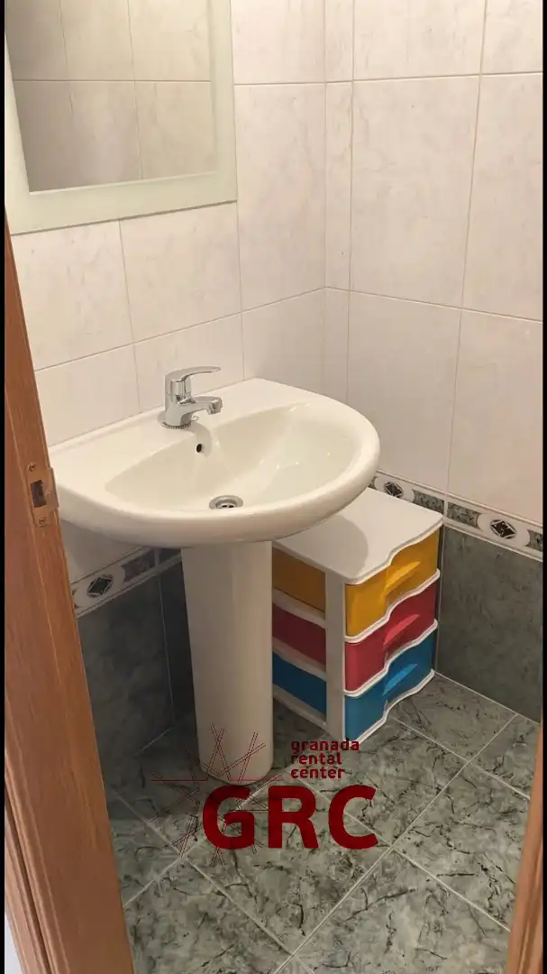 Bathroom of Flat for rent in Granada  with Heating, Furnished and Oven