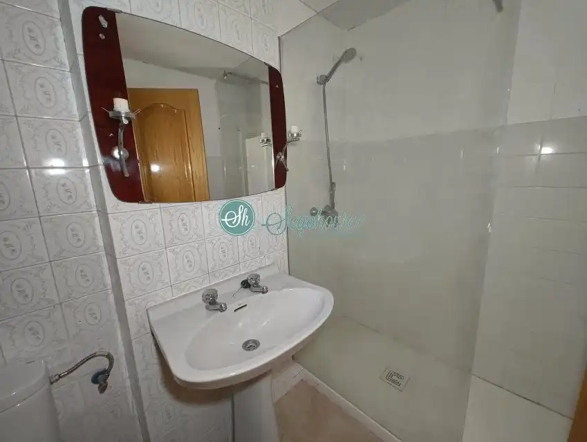 Baño de Piso en venta en Segovia con Calefacción, Parquet y Trastero