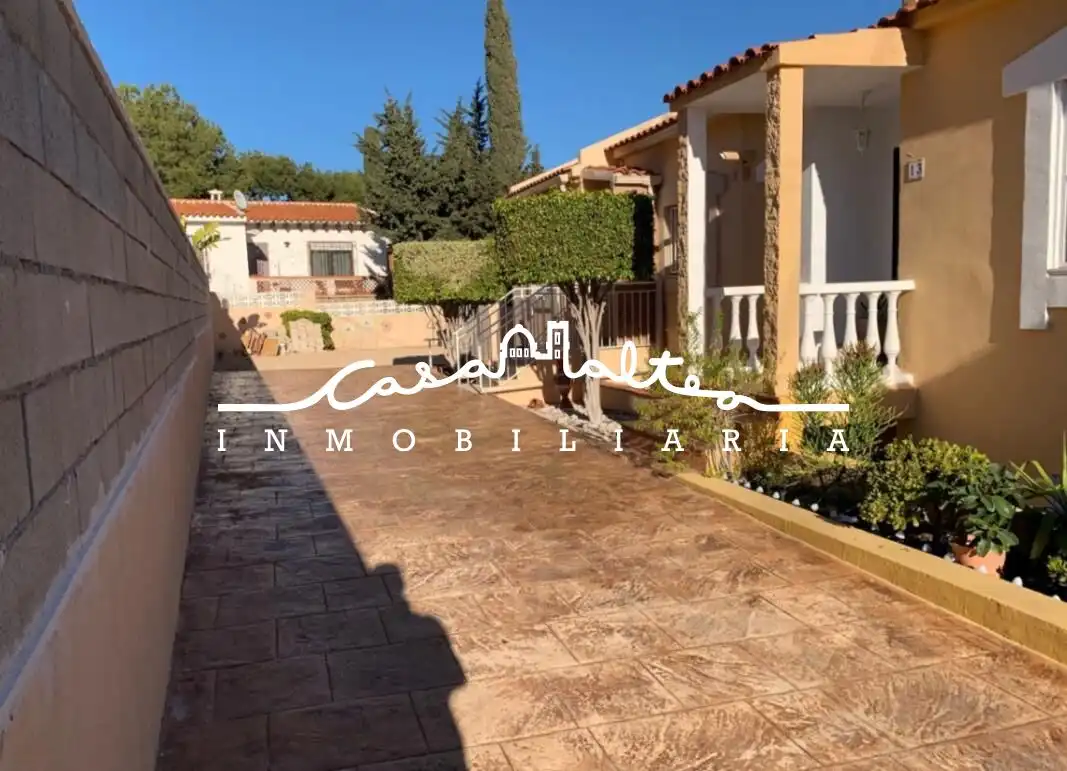 Vista exterior de Casa o chalet en venta en La Nucia con Aire acondicionado, Jardín privado y Trastero