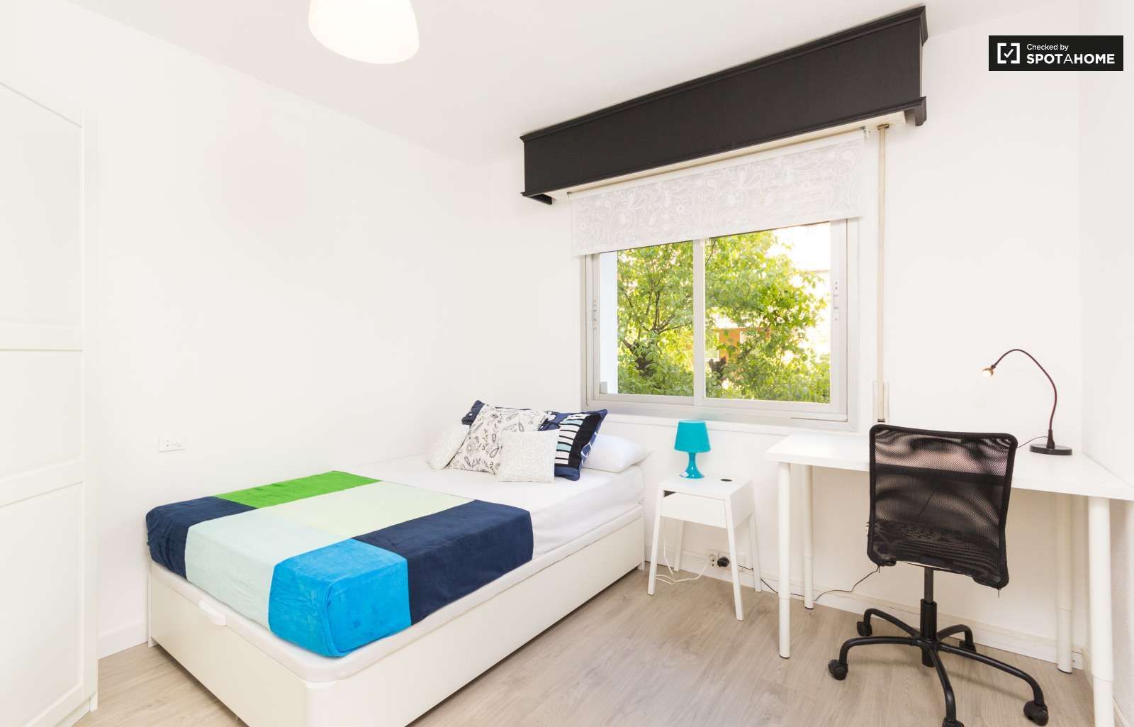 Habitación de Piso para compartir en  Madrid Capital con Aire acondicionado y Terraza