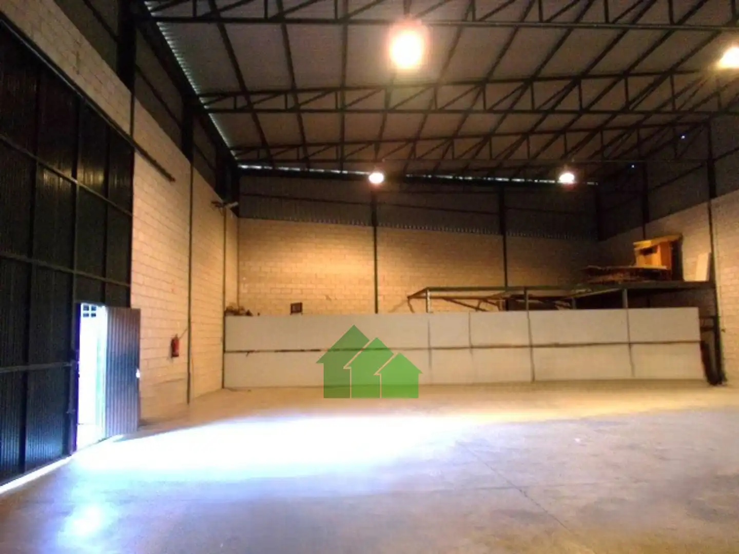 Nau industrial en venda a Puebla de la Calzada, imagen 4