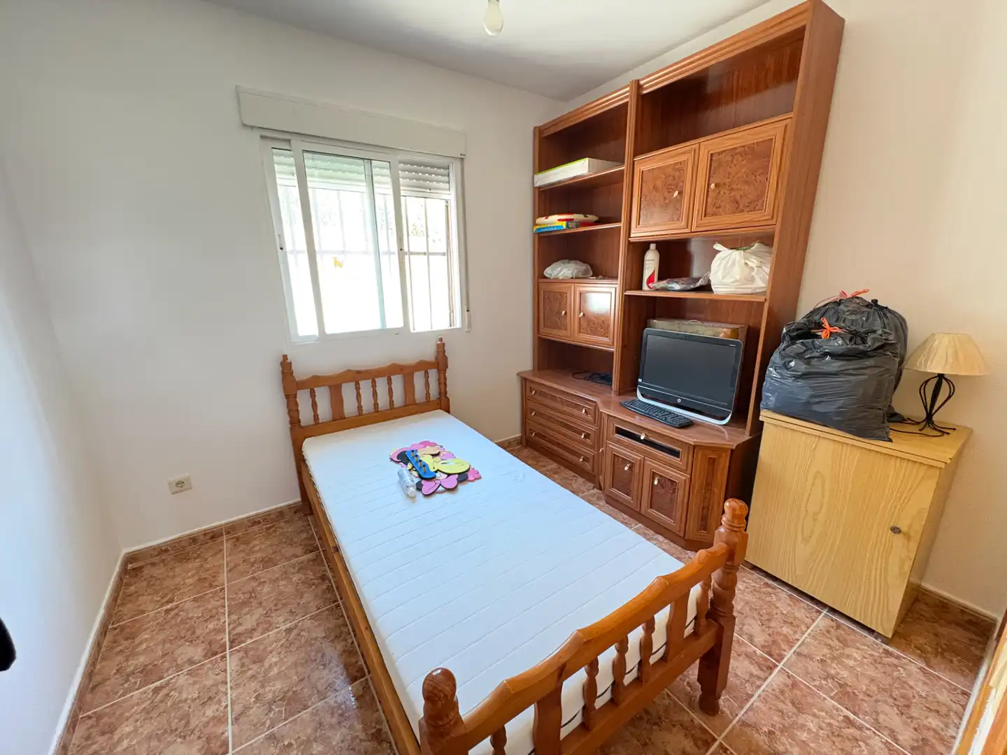 Schlafzimmer von Haus oder Chalet zum Verkauf in Cardiel de los Montes mit Klimaanlage, Heizung und Privatgarten
