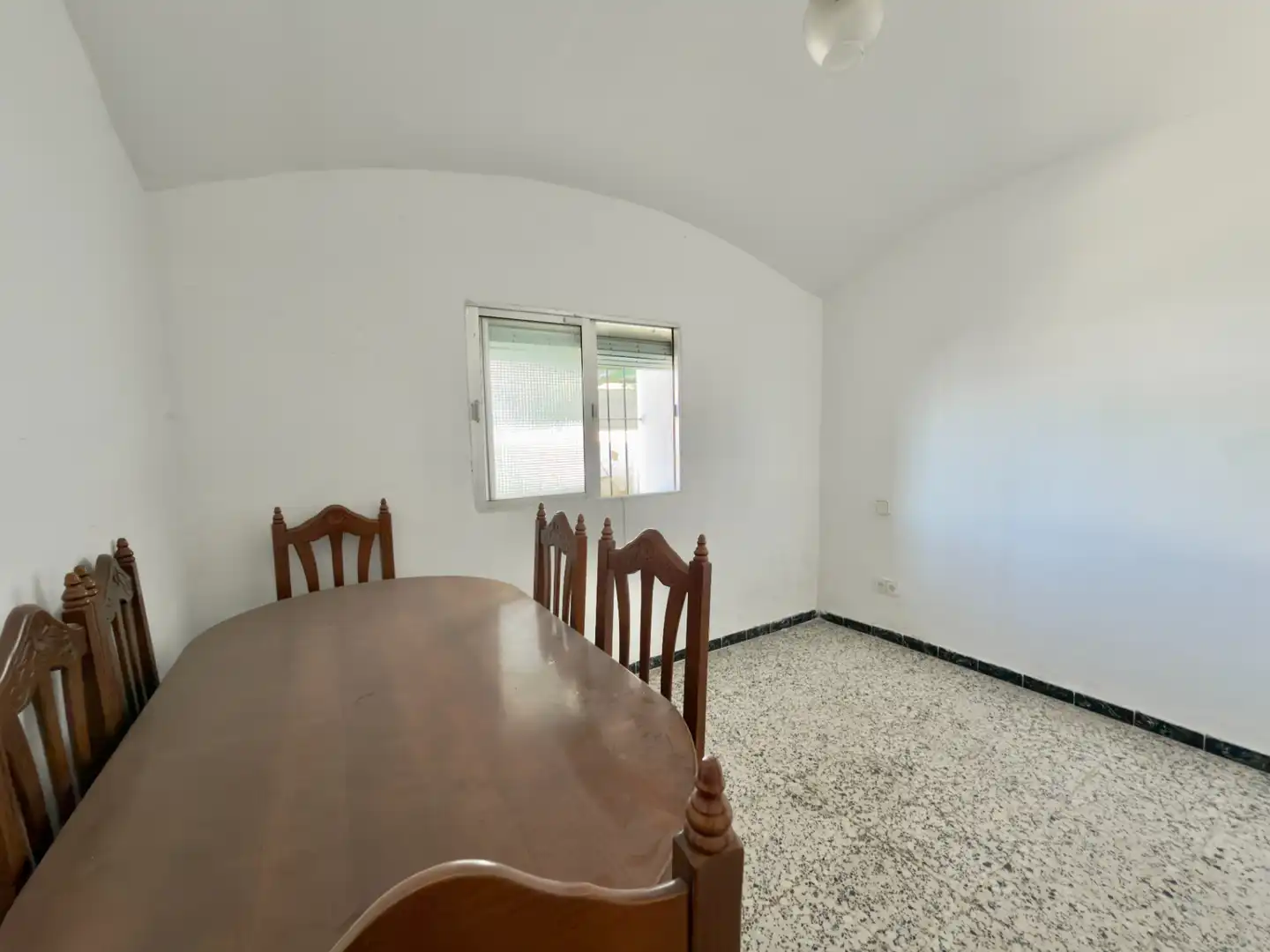 Menjador de Casa o xalet en venda en Bornos amb Aire condicionat, Jardí privat i Moblat