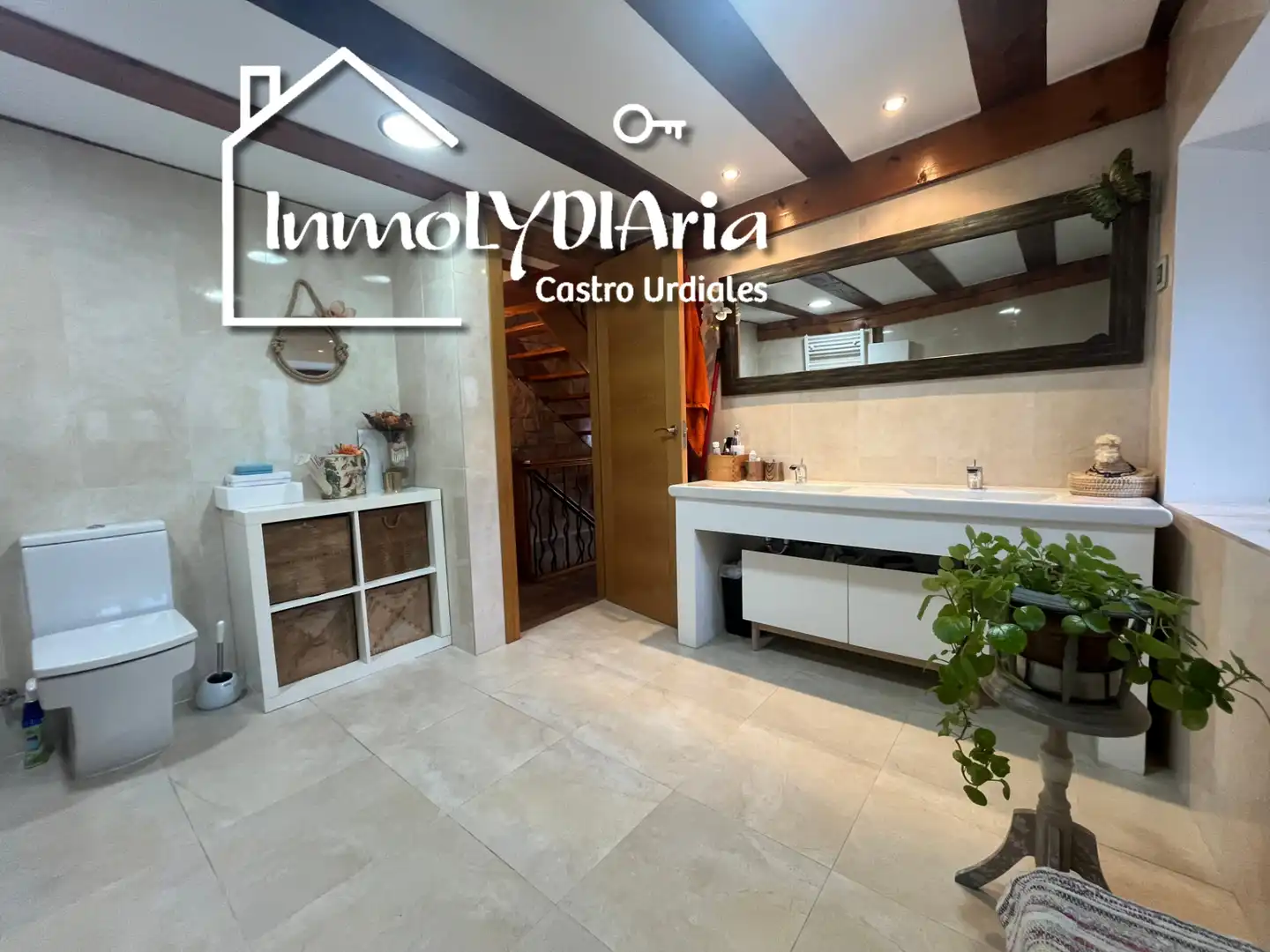 Casa adosada en venta en Castro-Urdiales con Calefacción, Parquet y Terraza