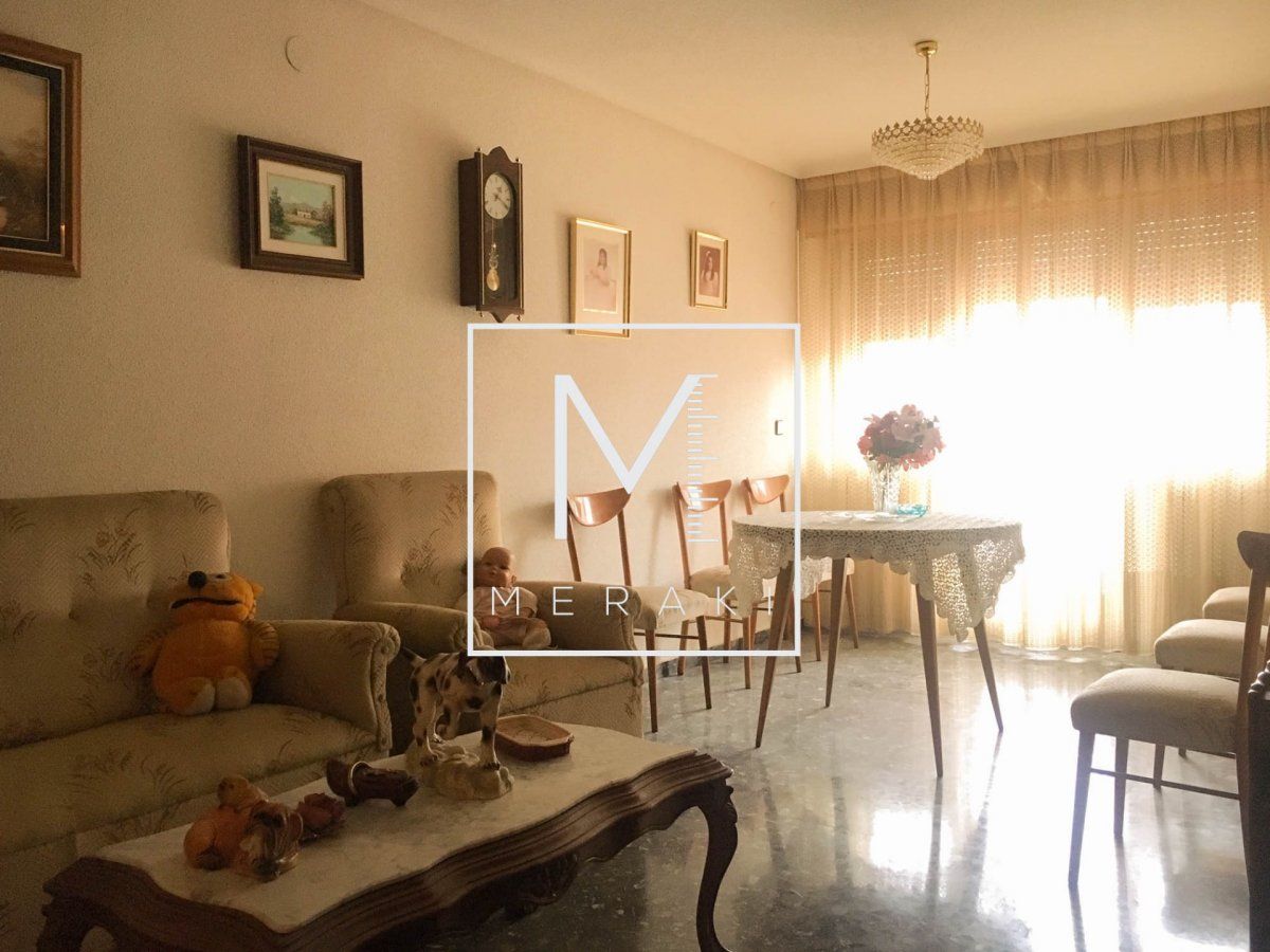 Sala de estar de Piso en venta en  Albacete Capital con Calefacción, Trastero y Balcón