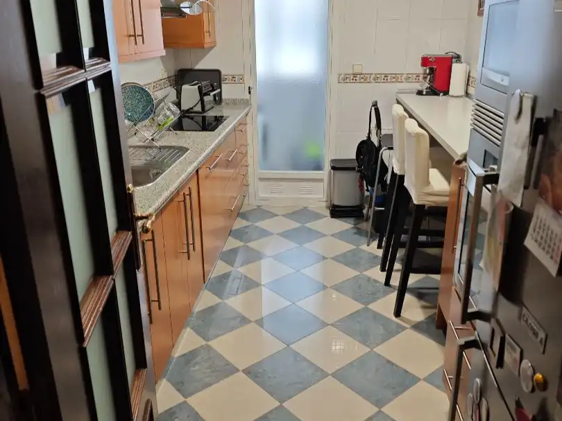 Cocina de Piso en venta en  Granada Capital con Aire acondicionado