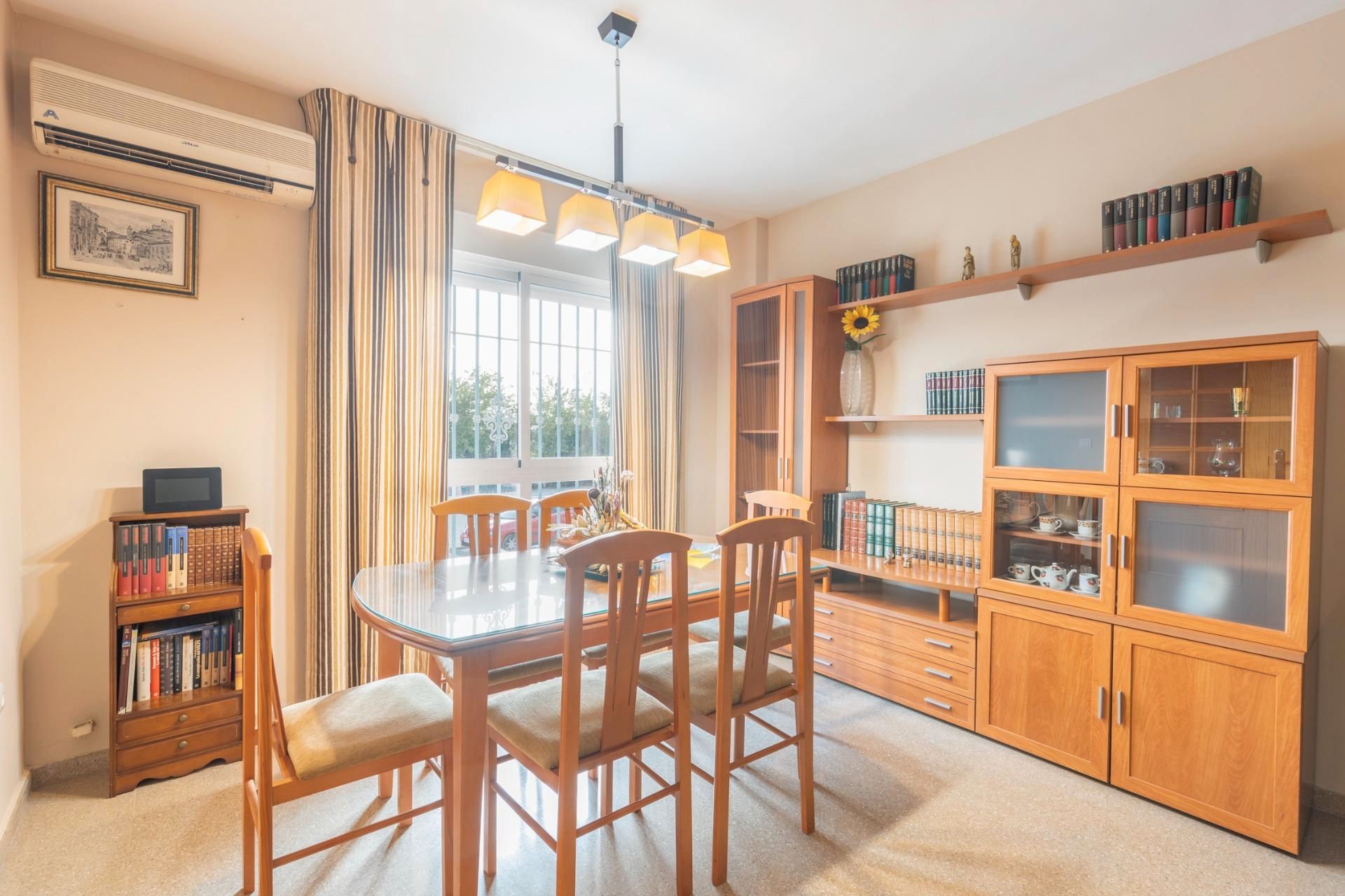 Menjador de Casa adosada en venda en Maracena amb Aire condicionat i Balcó