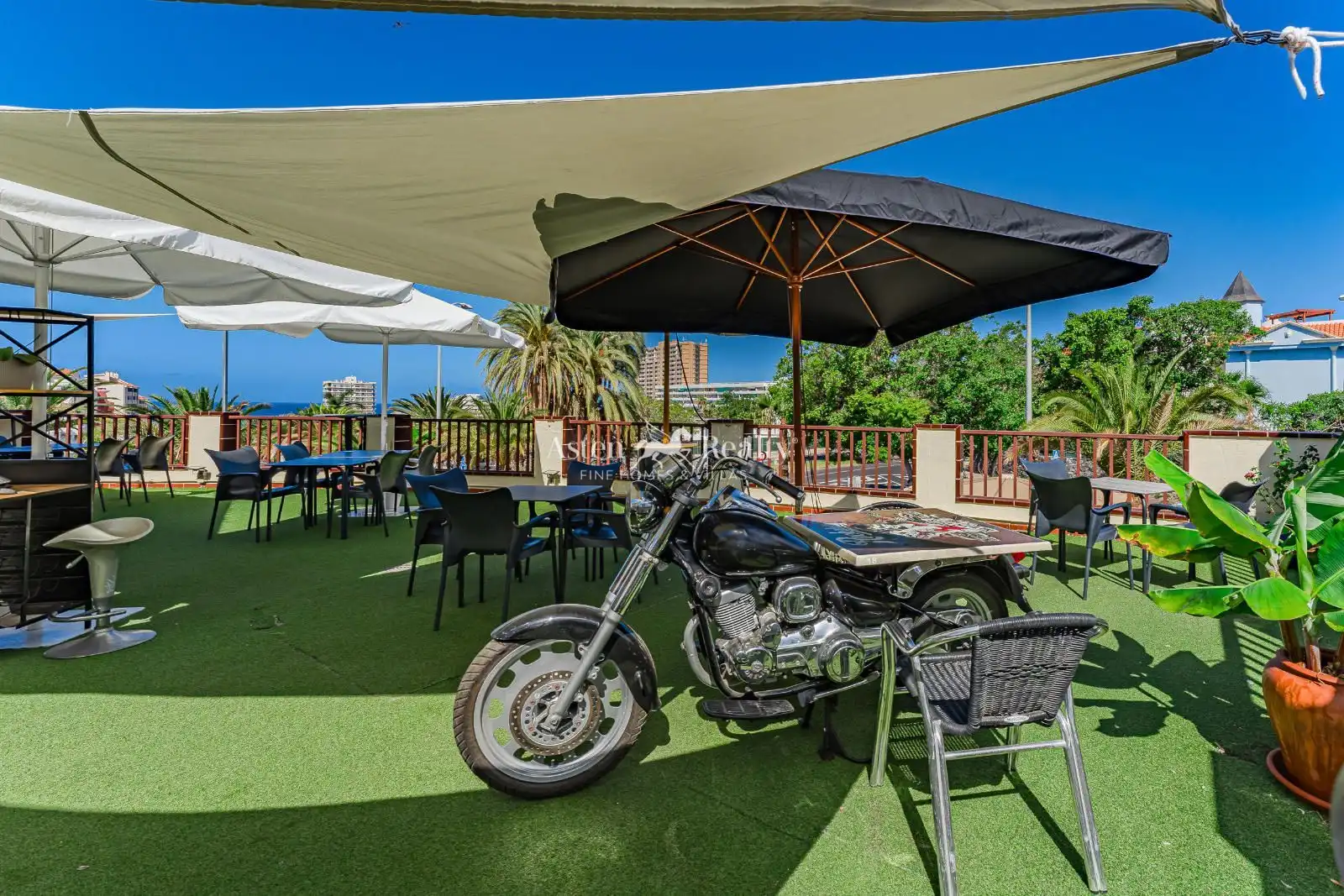 Geschaftsraum zum Verkauf in Arona mit Terrasse und Internet