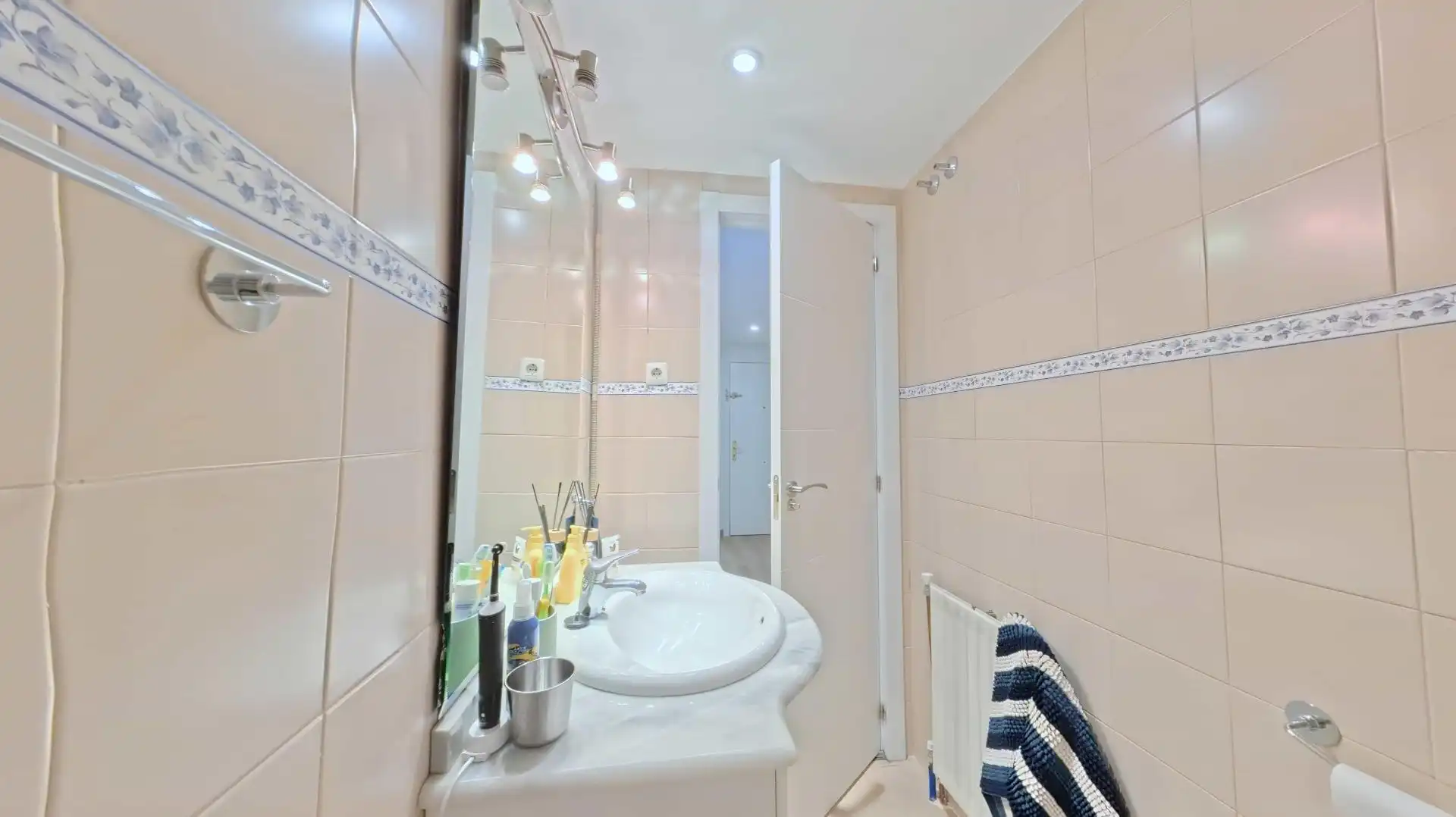Baño de Piso en venta en Madrid con Aire acondicionado, Calefacción y Terraza