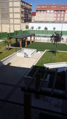 Piso en Venta en Calle Miguel Delibes en Benavente