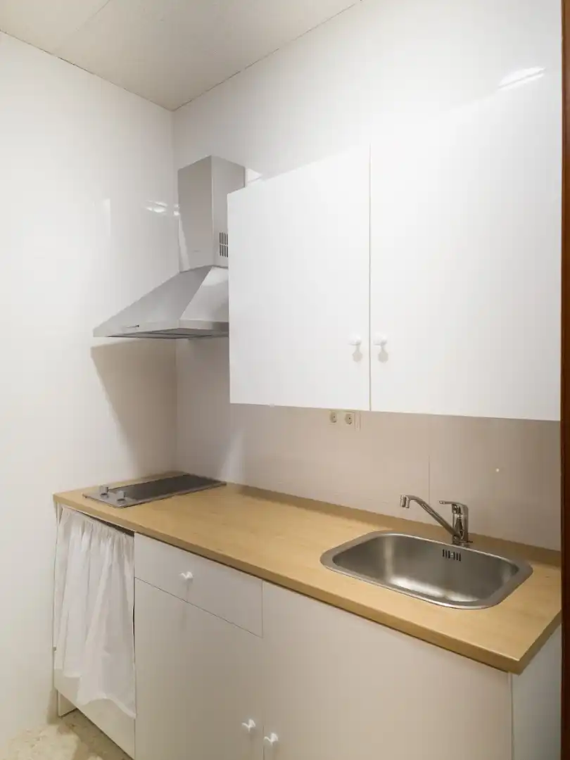 Cuina de Edifici en venda en El Coronil amb Alarma