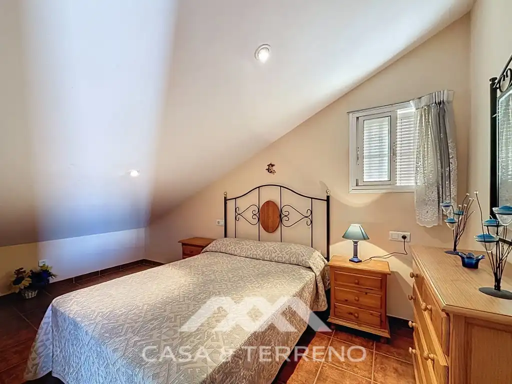 Dormitori de Casa adosada en venda en Vélez-Málaga amb Aire condicionat, Piscina i Microones