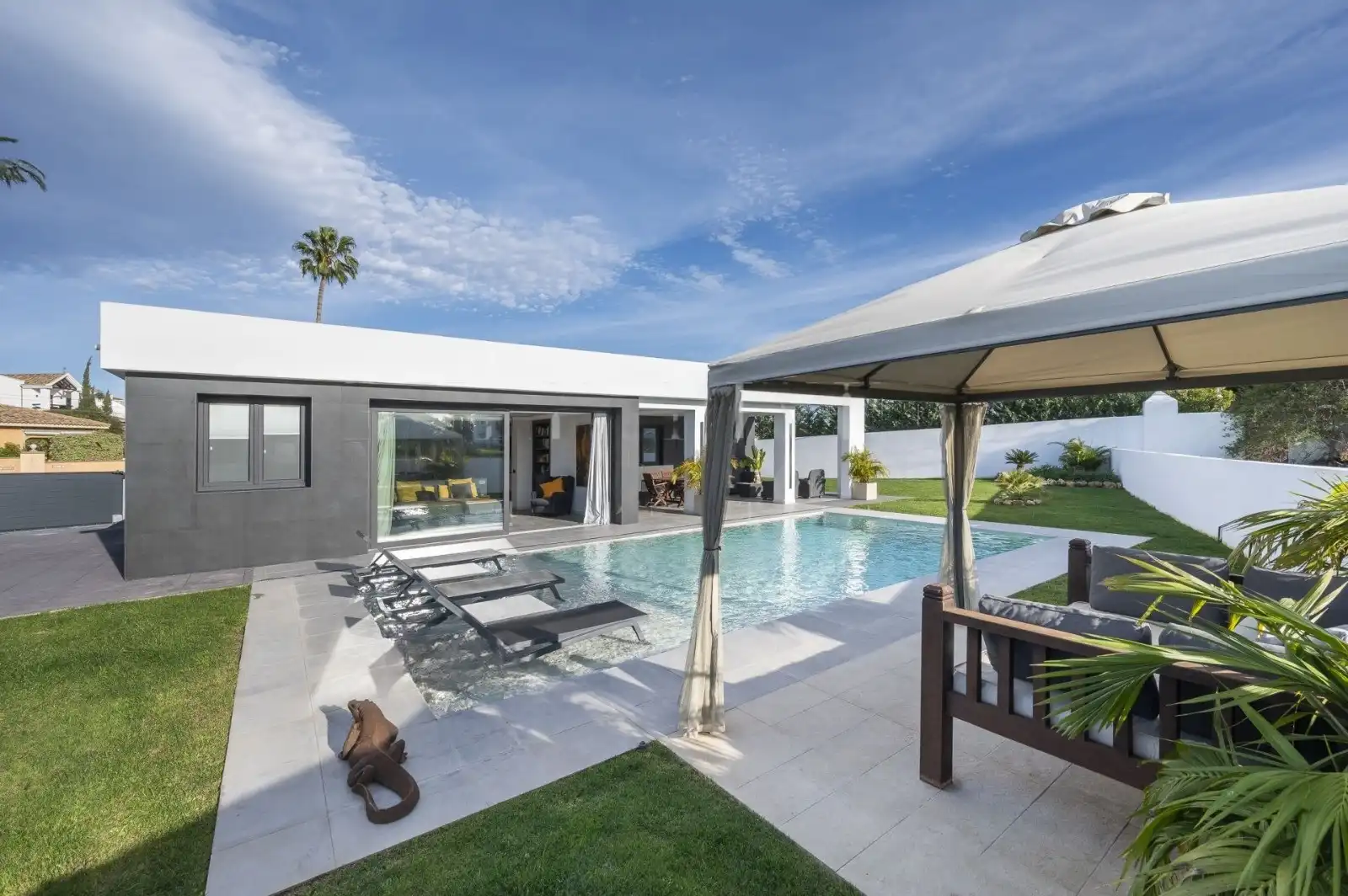 Casa o xalet de lloguer a Guadalmina Baja