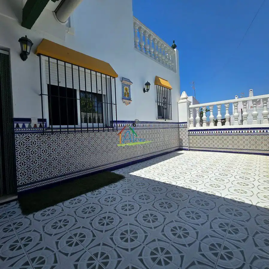 Jardín de Casa adosada en venta en Almonte con Aire acondicionado, Calefacción y Terraza