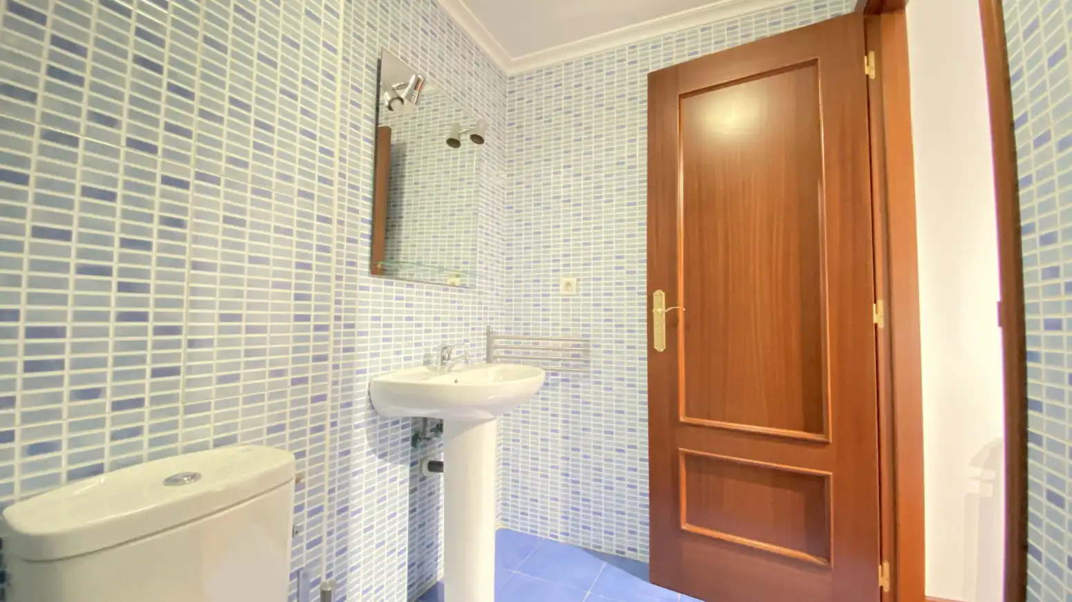 Baño de Piso de alquiler en Entrambasaguas con Calefacción, Jardín privado y Terraza