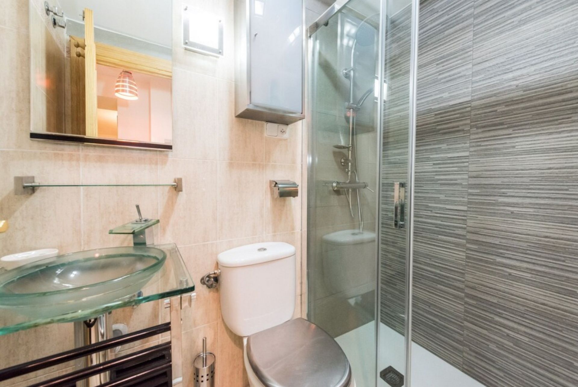 Bathroom of Flat to rent in Bilbao   with Air Conditioner, Furnished and TV