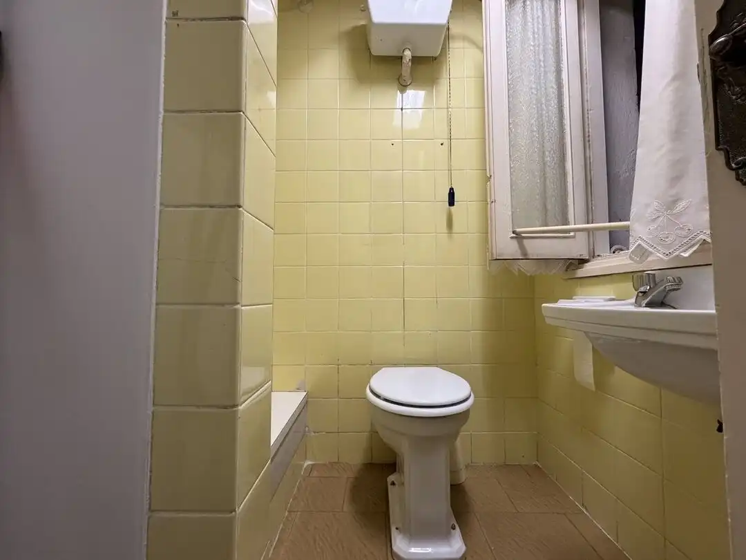 Baño de Piso en venta en Bergara con Calefacción, Terraza y Amueblado