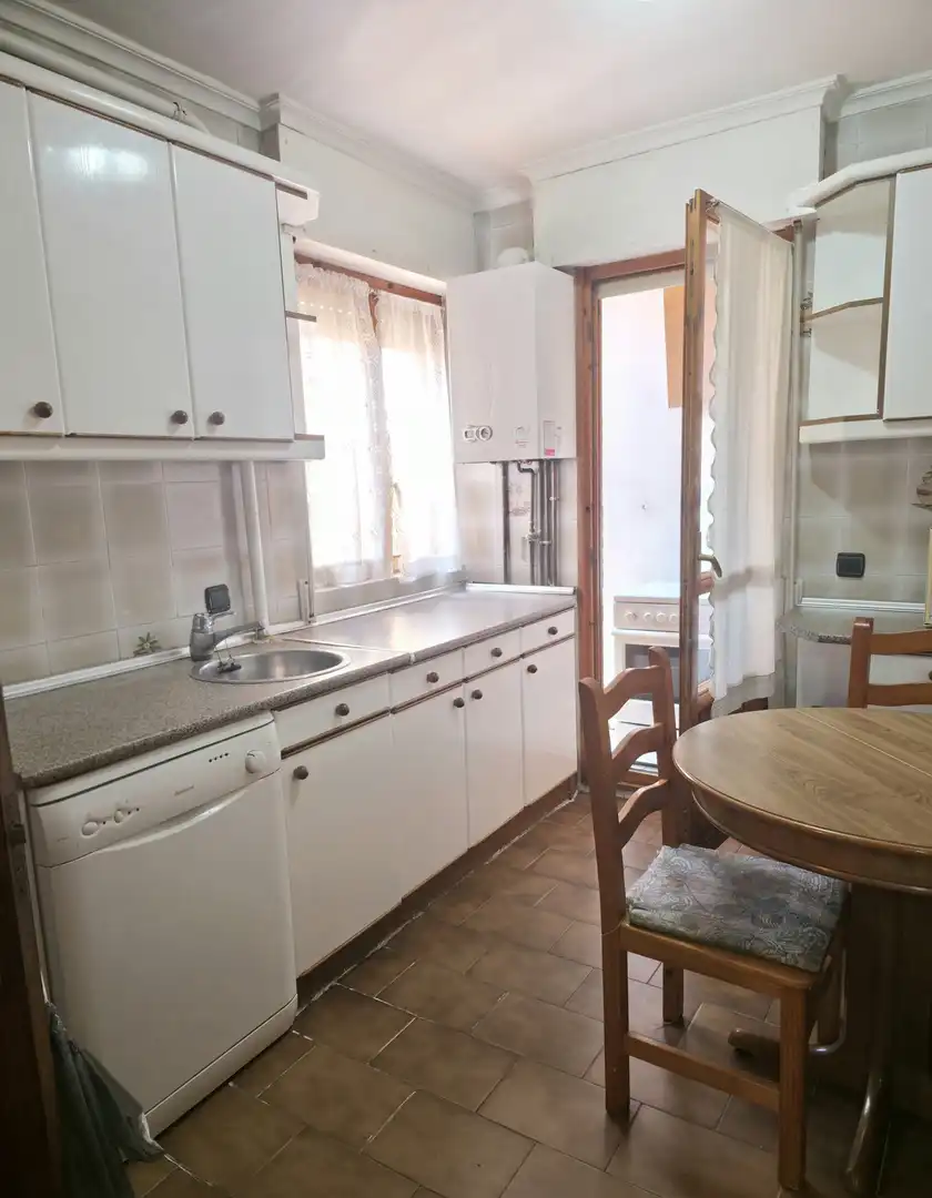 Cuina de Pis en venda en Aguilar de Campoo amb Calefacció, Parquet i Traster