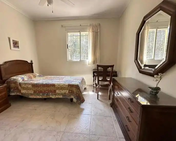 Habitación de Casa o chalet en venta en Paterna con Aire acondicionado, Jardín privado y Piscina