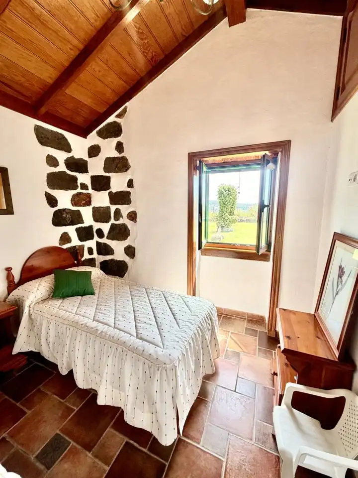 Dormitori de Finca rústica en venda en Adeje amb Jardí privat i Terrassa