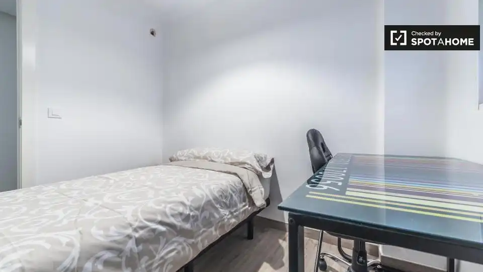 Room in El Cabanyal - El Canyamelar
