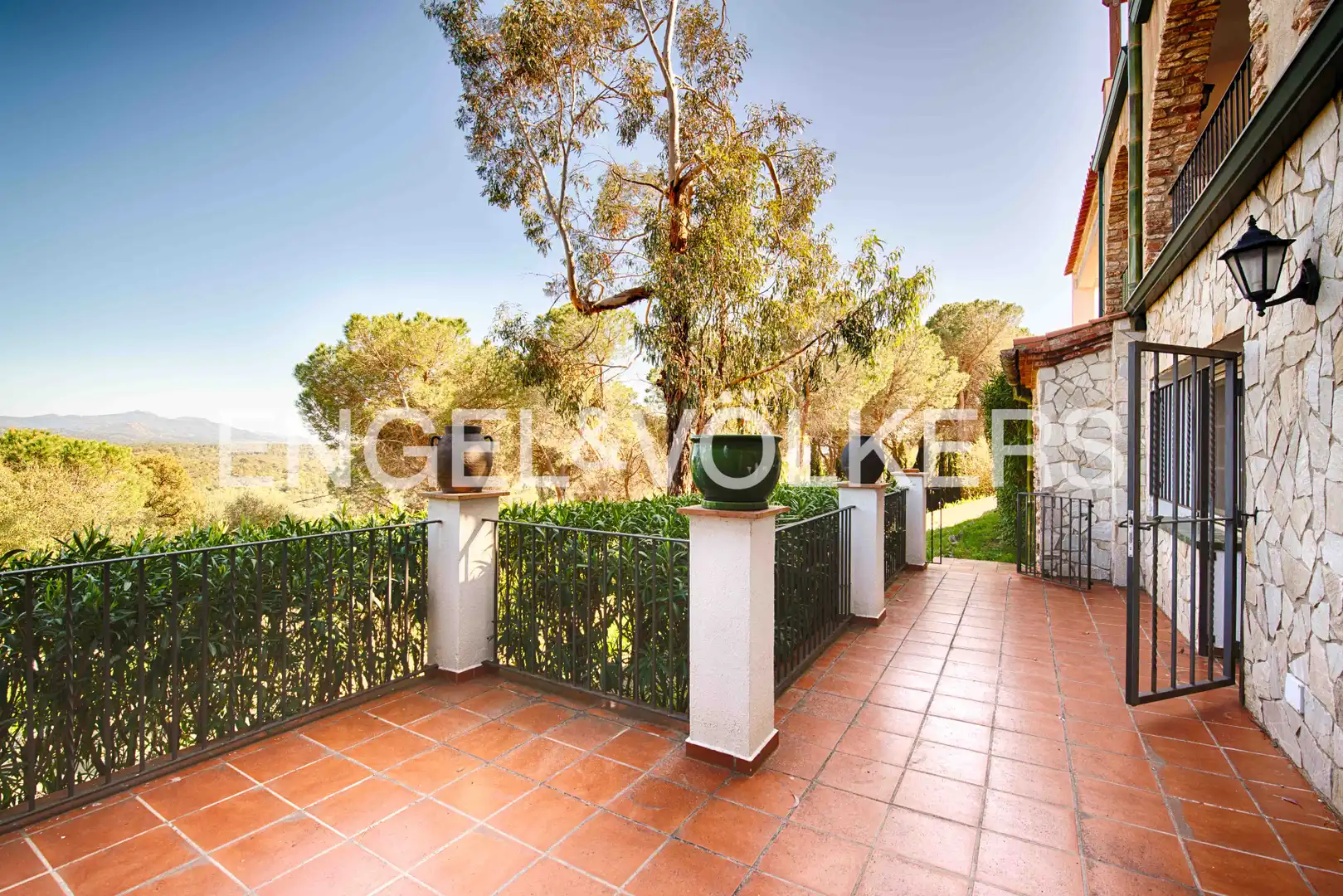 Terrasse von Country house zum Verkauf in Rabós mit Heizung, Privatgarten und Terrasse