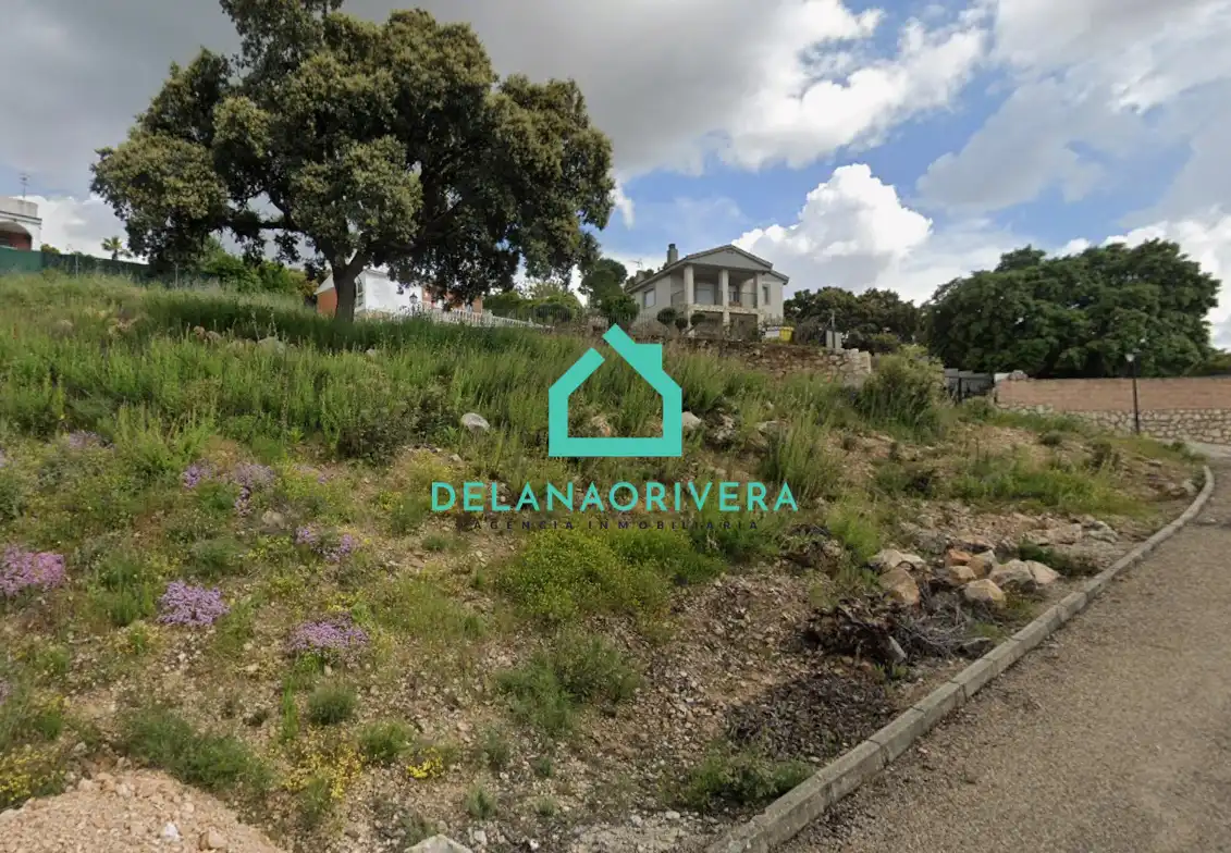 Residential land for sale in Calle Camelias 870