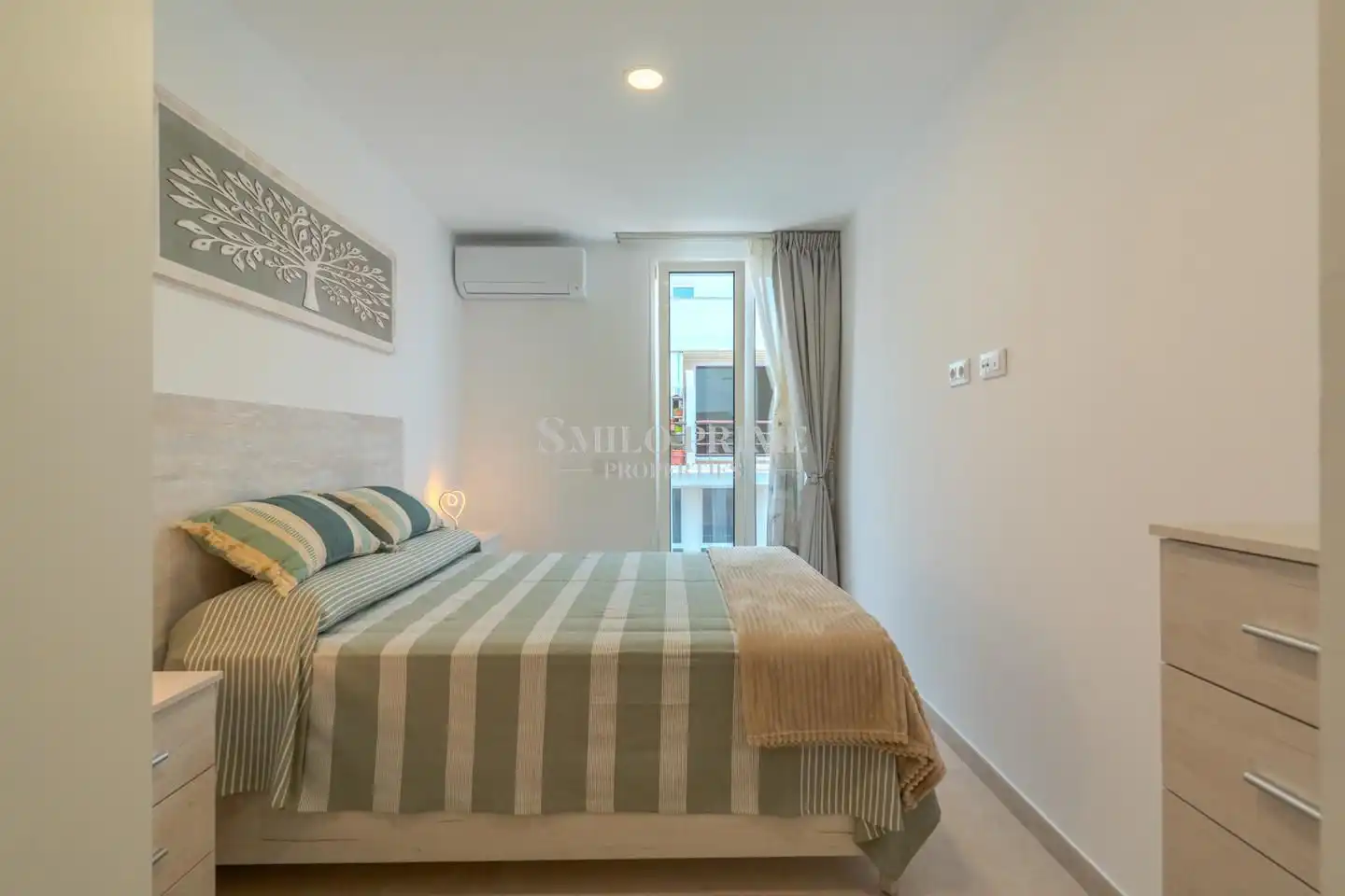 Habitación de Ático de alquiler en Guía de Isora con Terraza, Trastero y Amueblado