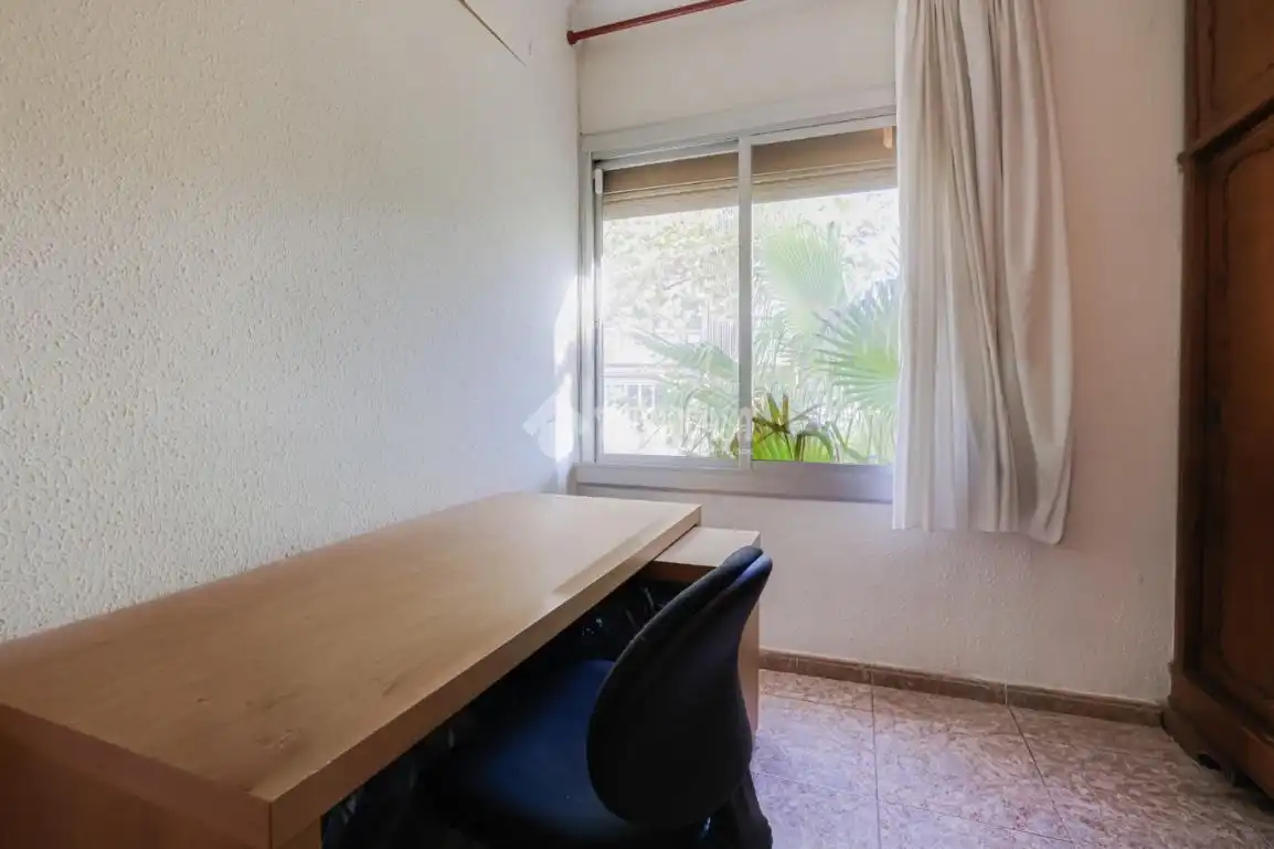 Habitación de Piso en venta en Barcelona con Balcón