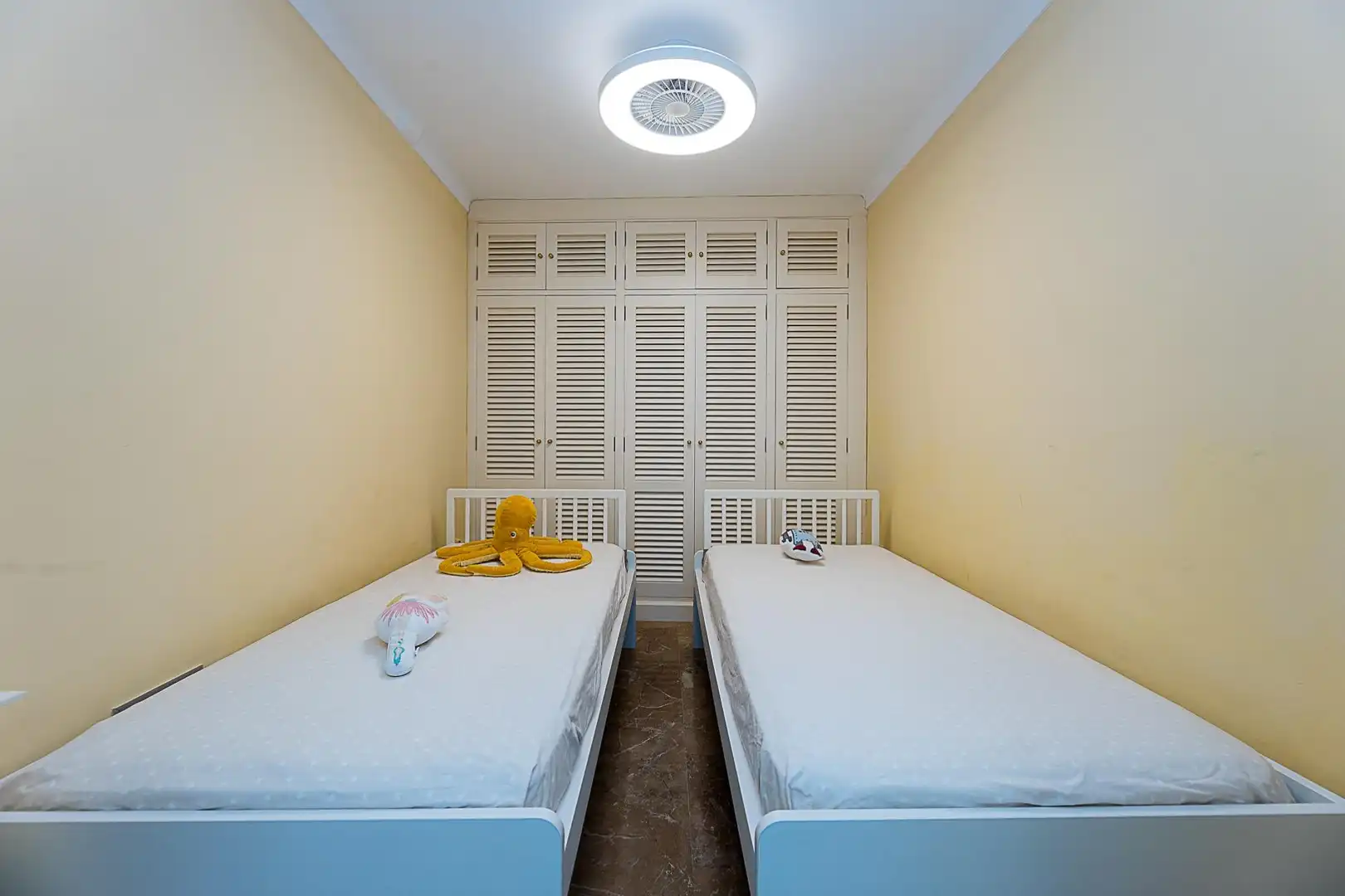 Habitación de Casa adosada en venta en Calvià con Aire acondicionado, Calefacción y Jardín privado