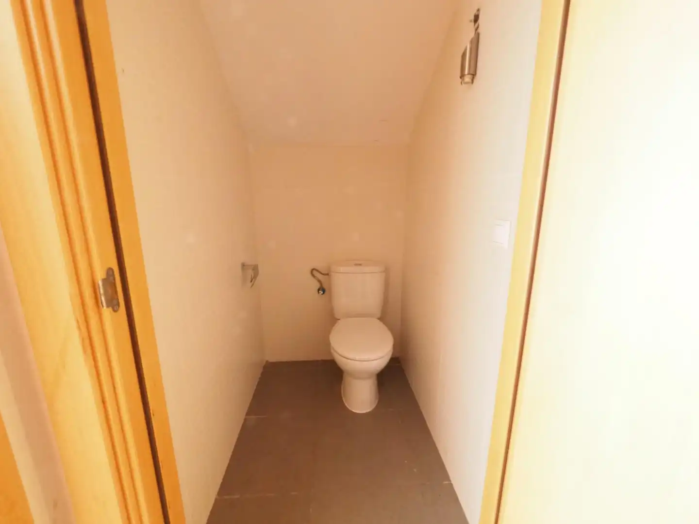 Badezimmer von Maisonette zum Verkauf in Vila-seca mit Parkett