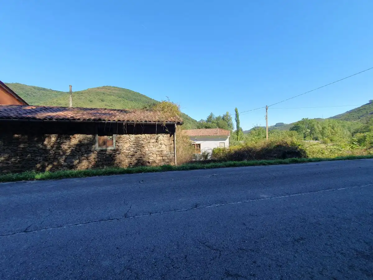 Vista exterior de Casa o chalet en venta en Belmonte de Miranda