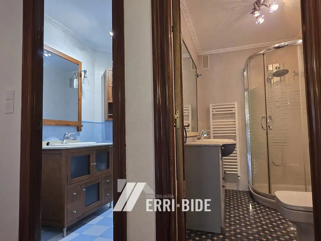 Bathroom of Flat for sale in Zamudio  with Heating and Storage room