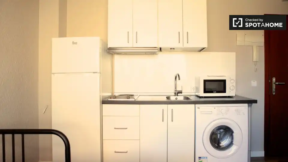 Cocina de Piso de alquiler en Barcelona con Aire acondicionado, Calefacción y Amueblado