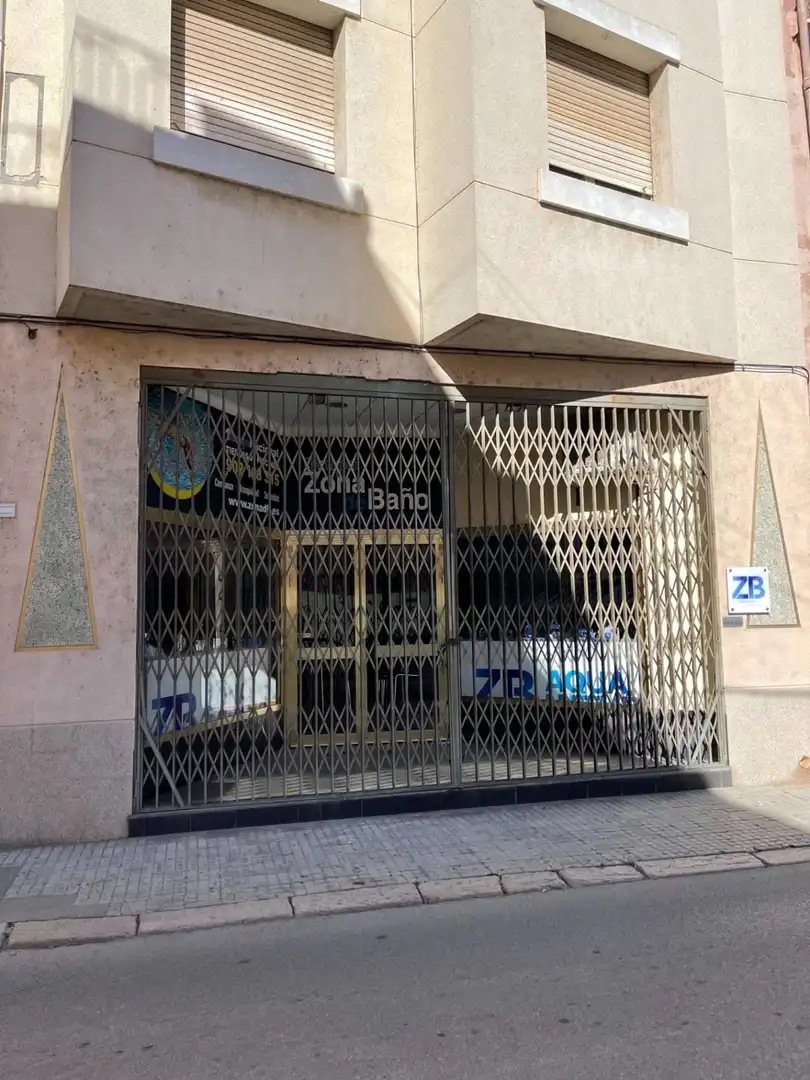 Local comercial en venta en Casc Antic, imagen 3