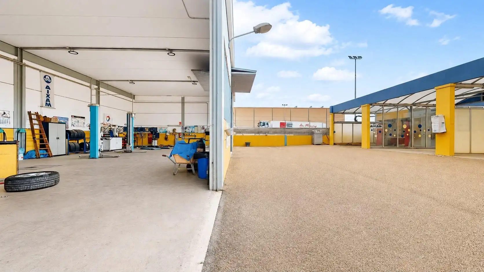 Vista exterior de Nave industrial en venta en Huércal-Overa