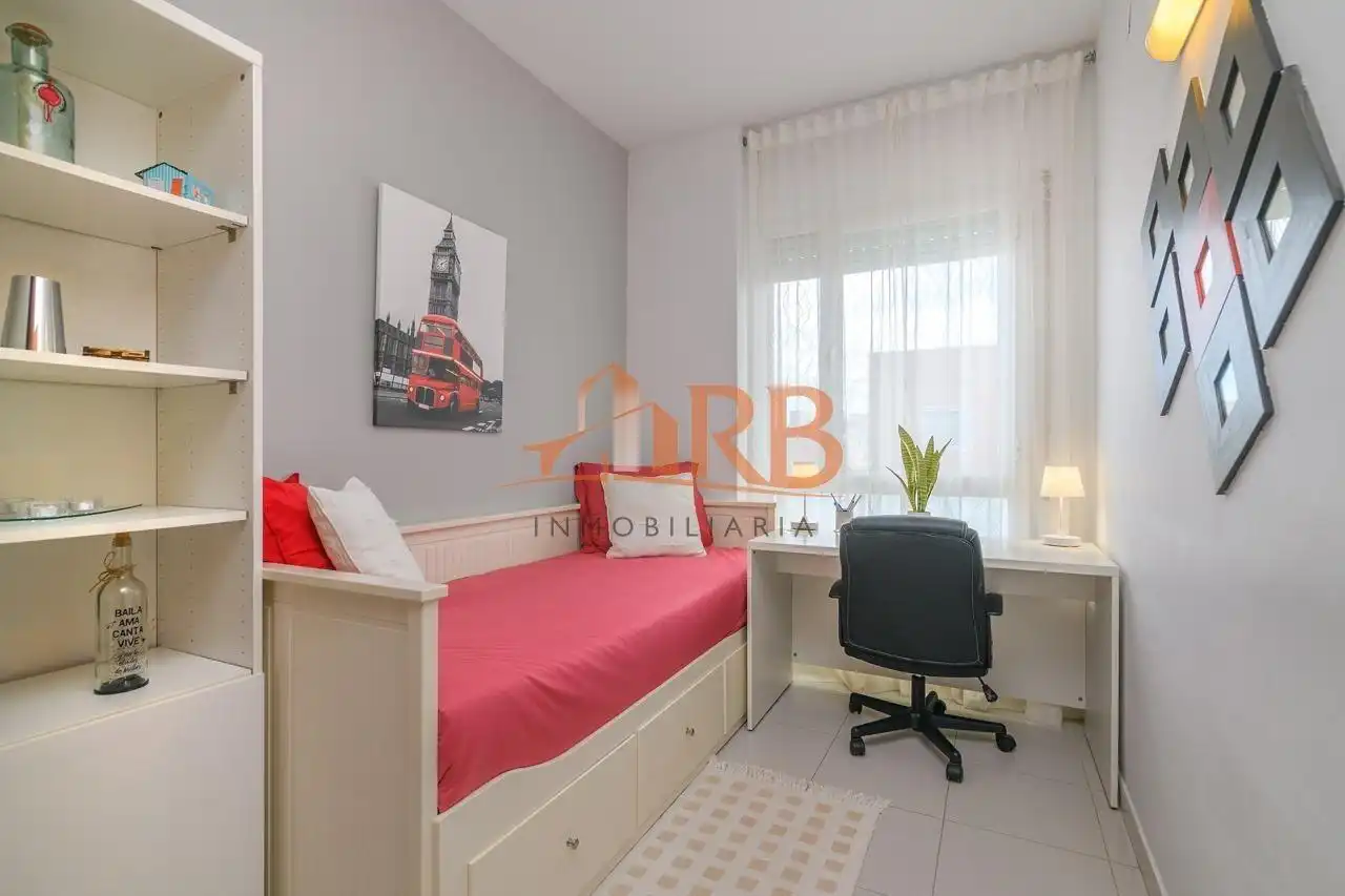 Habitación de Ático en venta en Castelldefels con Aire acondicionado, Calefacción y Terraza