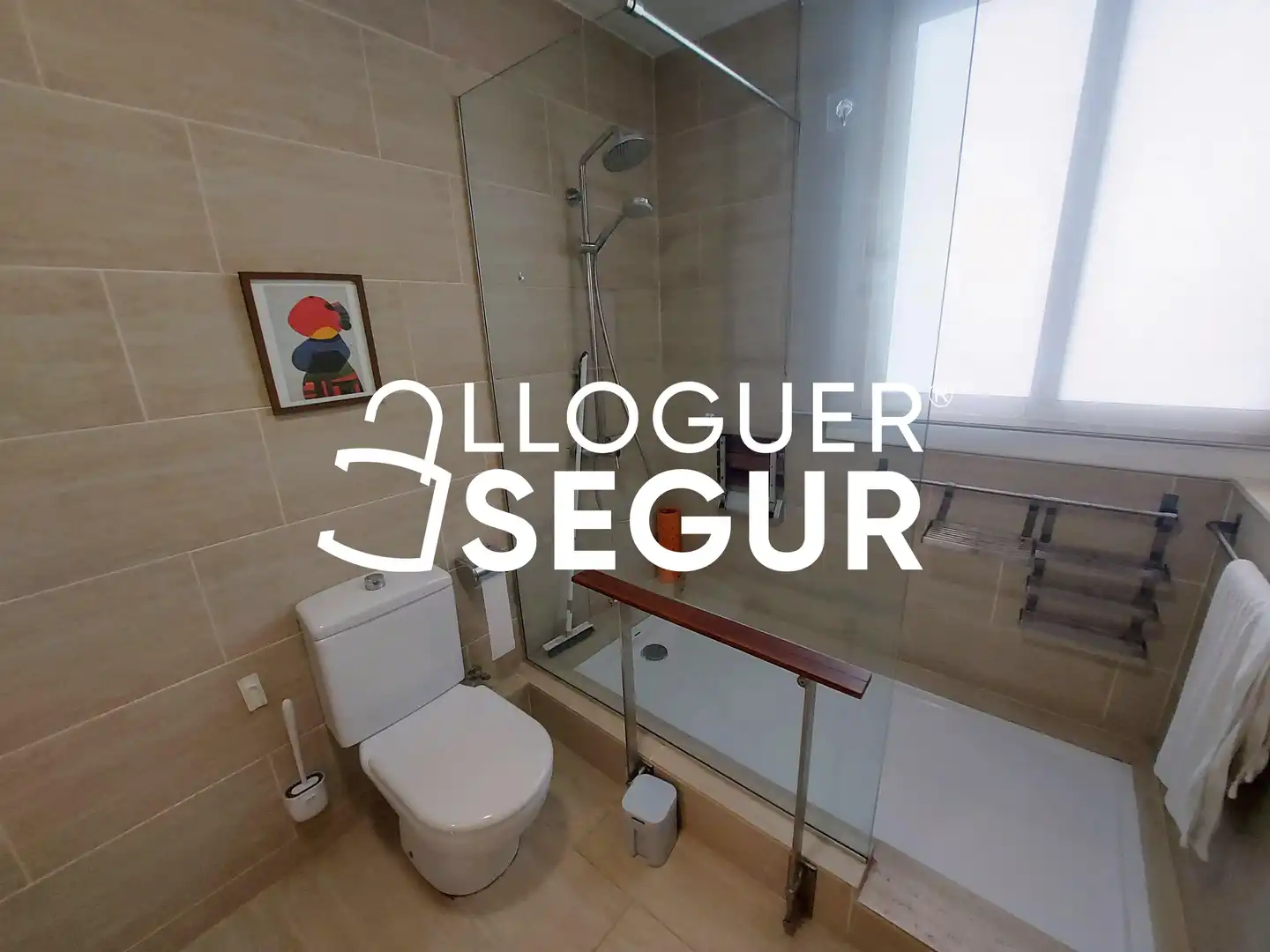 Bany de Pis de lloguer en Barcelona amb Aire condicionat, Calefacció i Moblat