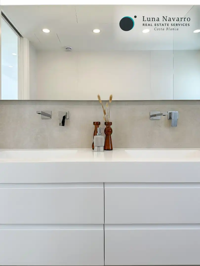 Detached house with pool for sale in Calle Media, imagen 39