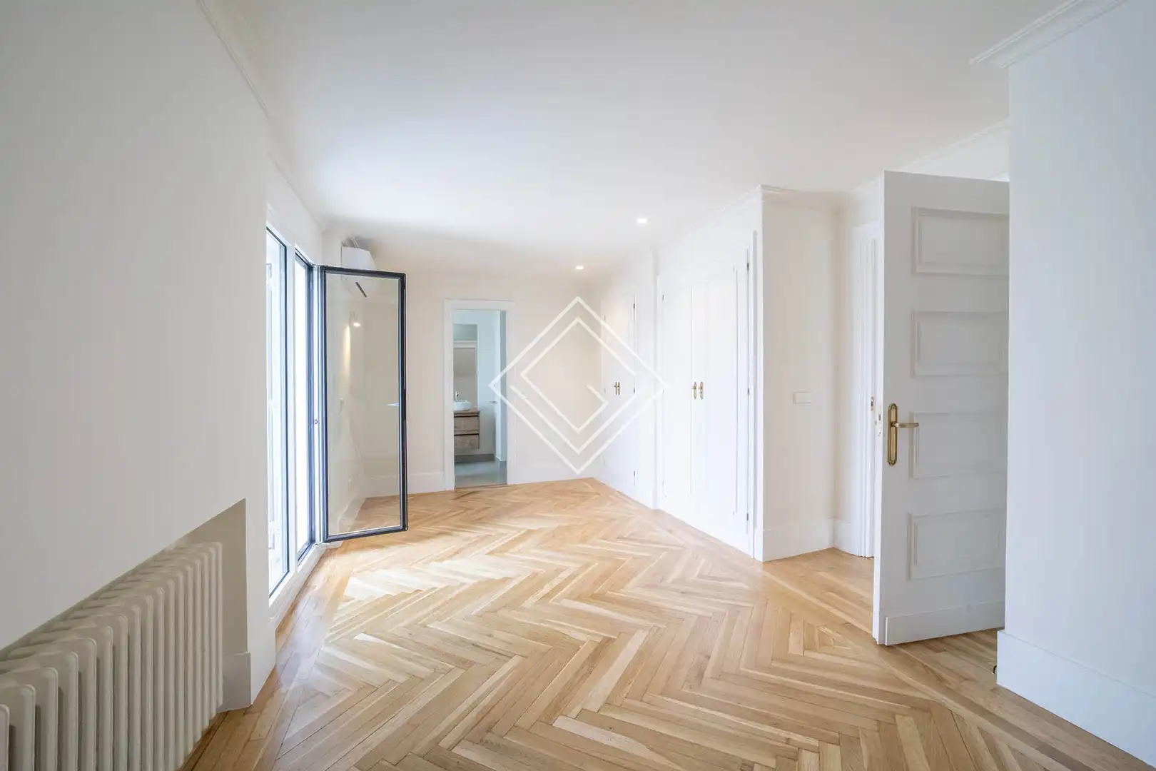 Bedroom of Attic for rent in Madrid  with Air Conditioner, Heating and Terrace