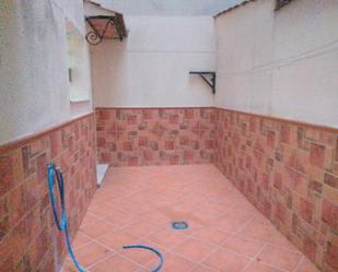 Bathroom of Flat to rent in Ubrique  with Furnished, Oven and Washing machine